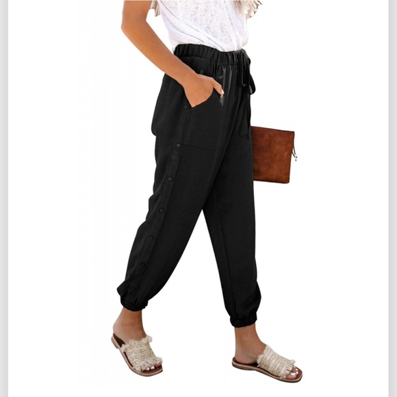 Pants - Black On The Run Pocketed Pants